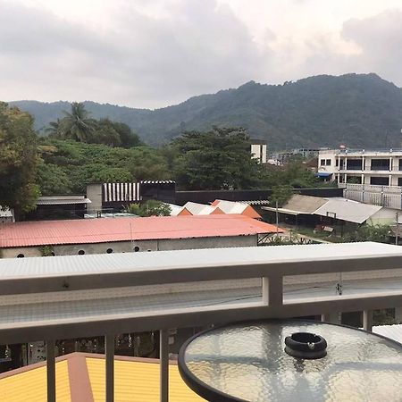 Praew Mansion Hotel Pantai Kamala Bagian luar foto