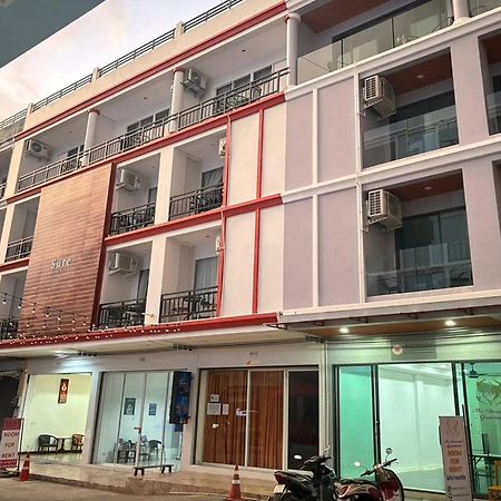 Praew Mansion Hotel Pantai Kamala Bagian luar foto