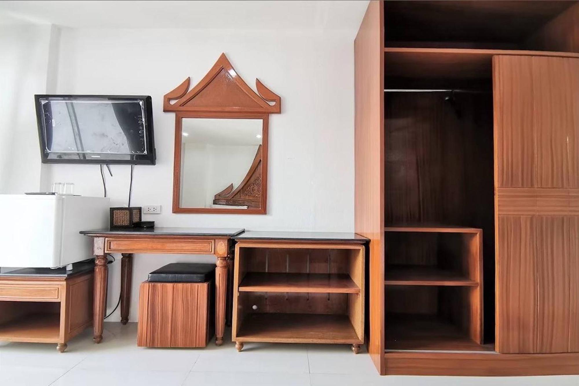 Praew Mansion Hotel Pantai Kamala Bagian luar foto