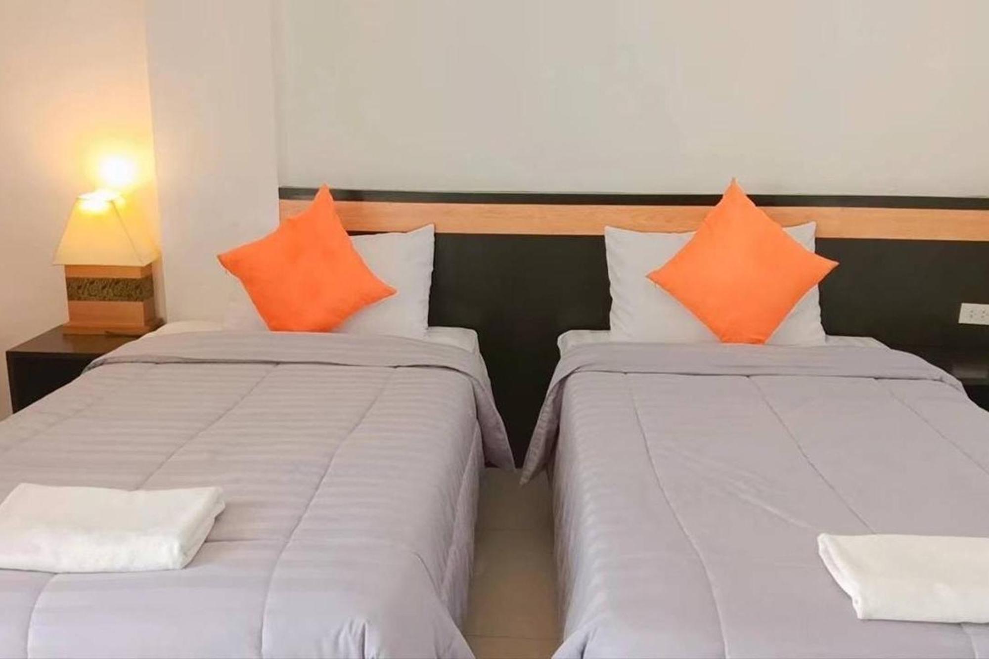Praew Mansion Hotel Pantai Kamala Bagian luar foto