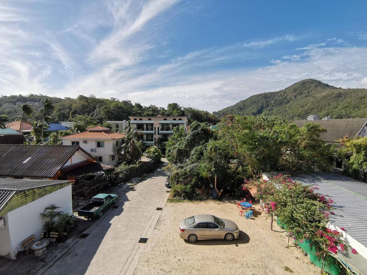 Praew Mansion Hotel Pantai Kamala Bagian luar foto