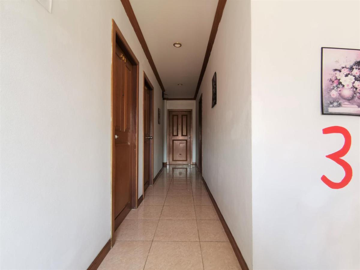 Praew Mansion Hotel Pantai Kamala Bagian luar foto